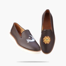 피렌체아뜨리에 풀그레인 가죽을 사용한 해와달 자수 슬립온 3210-L