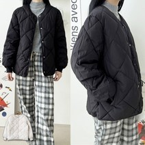 가벼운 여성 라운드넥 누빔 숏패딩 점퍼 공원 일상
