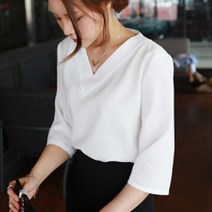이지핏 정장 캐주얼룩 브이넥 이너 티셔츠 여성복 블라우스 여자상의옷 여성복의류쇼핑몰 봄나들이패션 브이넥블라우스 정장캐주얼룩코디 브이넥이너티셔츠 20대소개팅미팅룩 정장블라우스 봄여름블라우스 회사직장인코디