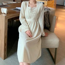 아이보리색 롱원피스 모임룩 데이트룩 단정한 원피스
