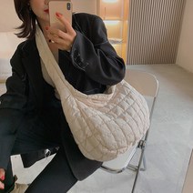 메이스 퀄팅 패딩 구름백 보부상가방