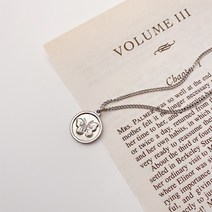 러브인더문 써지컬스틸 빈티지 실링 나비 코인 펜던트 목걸이