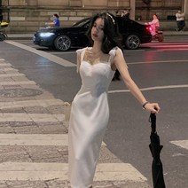 브라이덜샤워원피스 셀프 웨딩 드레스 레트로 홍콩 스타일 화이트 서스펜더 여성 연예인 탑