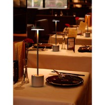 오버플로잉 미국 레스토랑 유럽펍 바 테이블 협탁스탠드, 전기 도금 로즈 골드 + 화이트 라이트 + 충전기 터치