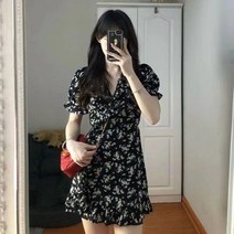 Z3JC 블랙 플라워 원턱으로 날씬해 보이는 빈티지한 분위기의 브이넥 쇼트 여성 미디원피스