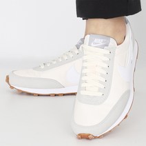 나이키 우먼스 써밋화이트 데이브레이크