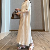 오키 스퀘어 플리츠 원피스