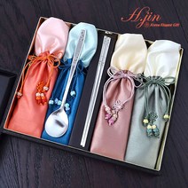 [도도예] H.jin 훈민나비 은수저 가족 4인 가족 홈세트 (선물 포장) 결혼 신혼 집들이 외국인 홈스테이 전통 선물 기념품 답례품 추천, 은수저 4p + 비단주머니 4p + 정품케이스