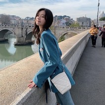 오늘 요즘 기온별 옷차림 모던 블루 트렌치 자켓