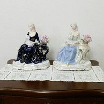 피규어장식 도자기 강아지 여인피규어장식인테리어소품, 단품