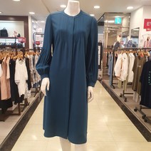 샤트렌 여성 간절기 셔츠형 원피스 넥 핀턱 디테일과 소매 벌룬 주름 장식 심플하면서 편안한 여유로운 핏의 홑겹 봄 가을 원피스