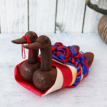 청실홍실 목각 원앙 장식품 2P 소/중사이즈 수공예장식 함기러기 원앙장식 함용품 신혼부부선물 결혼선물, 중사이즈