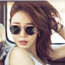 2022 새로운 선글라스 여성 여름 유행 하이 엔드 라운드 프레임 해변 선 스크린 작은 얼굴 편광 선글라스