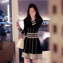 패플럼니트봄가을 새로운 블랙 니트 Pleated 드레스 여성 겨울 슬림 긴 소매 오-넥 격자 무늬 스트라이프