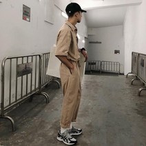 남자점프수트작업복 점프수트유니폼 정비복 여름용 남성 수트 접이식 목 반팔 캐주얼 스트레이트 레그 팬츠 넉넉한 사이즈 패션 개성 있는 청소년 블랙