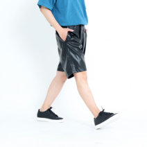 아이유즈 NOB NOB 남자 여름 광택 페이크레더 버뮤다 팬츠