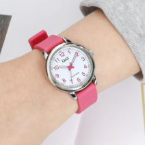 큐앤큐 비비드 컬러 아날로그 쿼츠 우레탄 시계