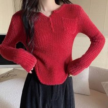 [랜덤플레이] 버튼 포켓 슬림핏 소프트 니트 스웨터