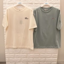 [에꼴리에] 22년 여름 핫신상! **50% 파격세일~ 2가지 색상** 주니어 남아용 뒷면 웹툰 포인트의 멋스럽고 편안하며 시원하고 코디가 쉬운 5부 캠핑 웹툰 프린트 반팔티