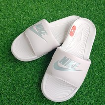 나이키 슬리퍼 여성 빅토리 원 CN9677-600