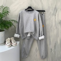 뽀글 스마일 패치 루즈핏 기모 맨투맨 조거 팬츠 세트