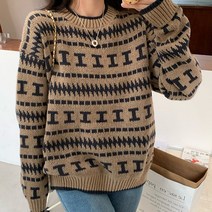 [랜덤플레이] 라운드넥 루즈핏 기하학 무늬 스웨터