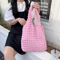 구름 엠보 버블 퀄팅 보부상 숄더 에코백