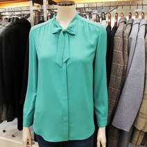 BCBG 비씨비지 가격파괴!! 봄느낌물씬! 봄 간절기 목리본 시폰 솔리드 블라우스