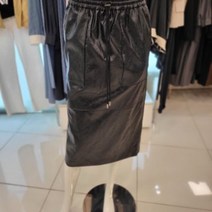 3F [영캐주얼] 보브 백슬릿 빅포켓 레더 스커트 7122335100