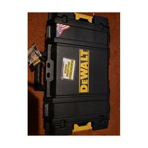 디월트 DS130 ToughSystem 1.0 도구 상자 - 금속 걸쇠가 있는 노란색/검은색