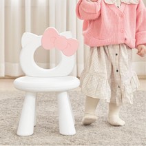 4살 딸아이 예쁜의자 헬로키티 라운드 키즈체어 간식의자 아기식탁의자 유아의자