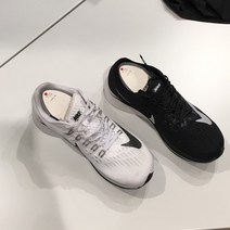 [이라운드몰]나이키 우먼스 줌 플라이 런닝슈즈(2컬러)