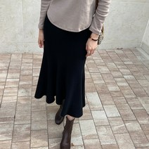 데일리앤 온더 쫀쫀 밴딩 니트 머메이드 롱 스커트