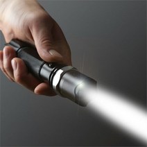 [(주)트리 인천가정지사]야외용 LED 줌 후레쉬/등산 낚시 캠핑용, 색상:단일색상|사이즈:기본