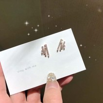 신제품 한국어 동대문 우아한 귀걸이 여성 전체 다이아몬드 슈퍼 플래시 절묘한 귀걸이 슈퍼 요정 인터넷 연예인 크리 에이 티브 디자인 귀걸이