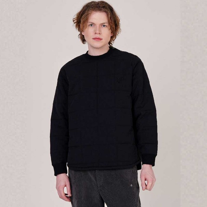 남자 4각퀼팅 로고자수 오버핏 맨투맨 CXS25WPMTC19 BLA