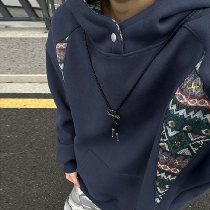 제이티엘 에스닉 패턴 스트릿 세미 하이넥 후드티