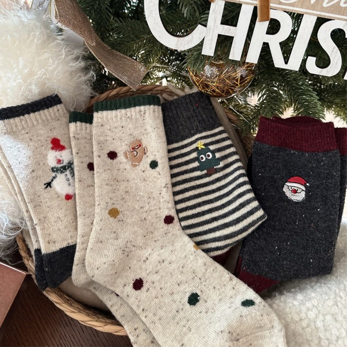 Banjiwu 여성 울 귀여운 크리스마스 겨울 양말 도톰한 보온 크리스마스 선물 선물 수면 양말 패션 장목 양말 중목 양말 순면 양말 4족 세트