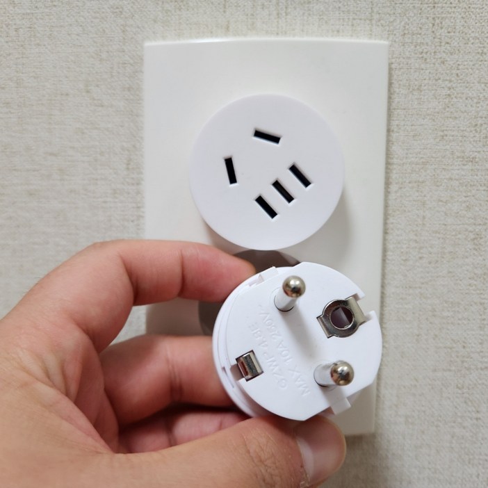 슈퍼샵 220v 멀티플러그 2ea, 2개, 화이트, 4.5cm 슈퍼샵 220v 멀티플러그 2ea, 2개, 화이트, 4.5cm