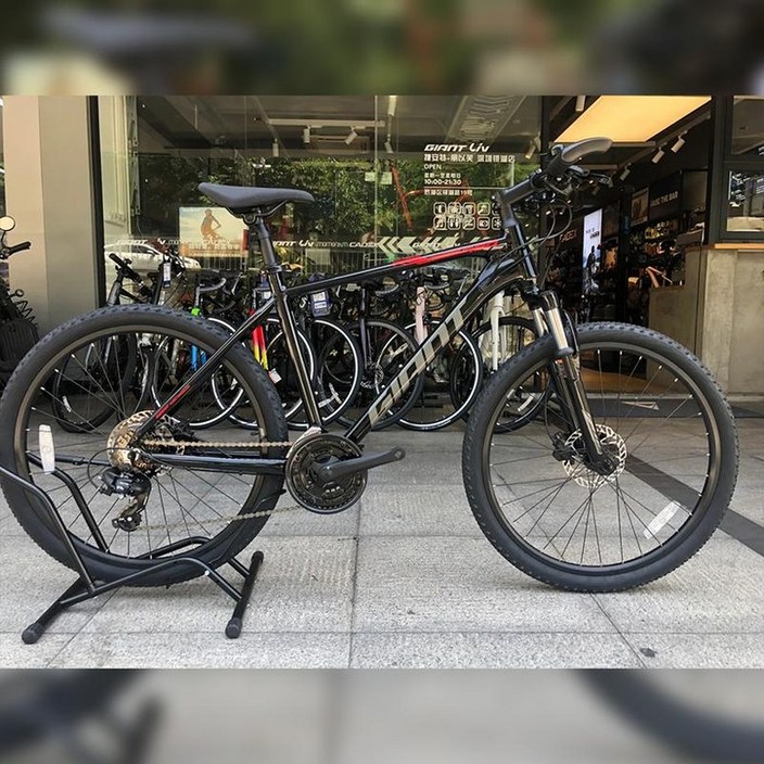 GIANT 자이언트 ATX720 산악 자전거 27 30단 변속 디스크 브레이크 충격 흡수