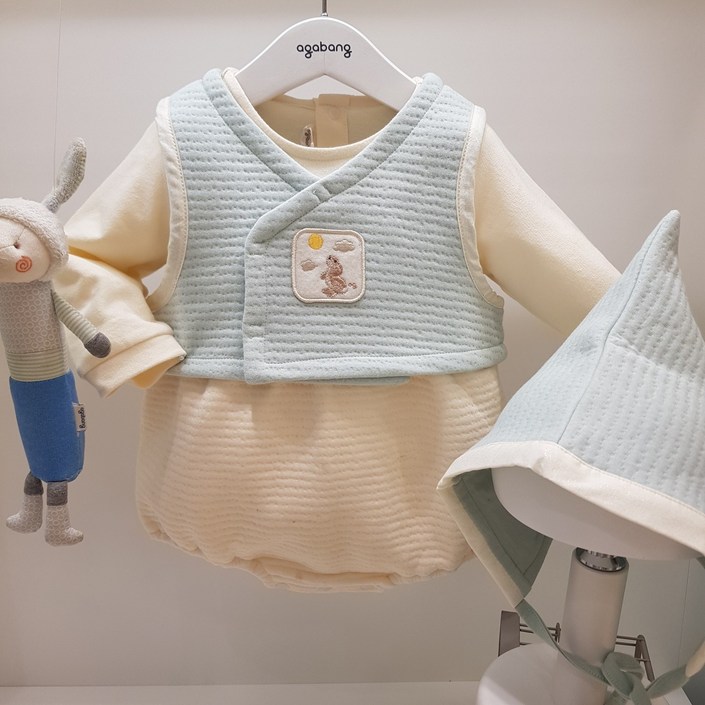 아가방40% 봄  베이비페어!  설날 한복 상하세트  모자까지 한복 바디수트!  옷고름 한복 조끼를 벗으면 편한 우주복 바디수트! 이거 너무 편한 유아 한복 외출복