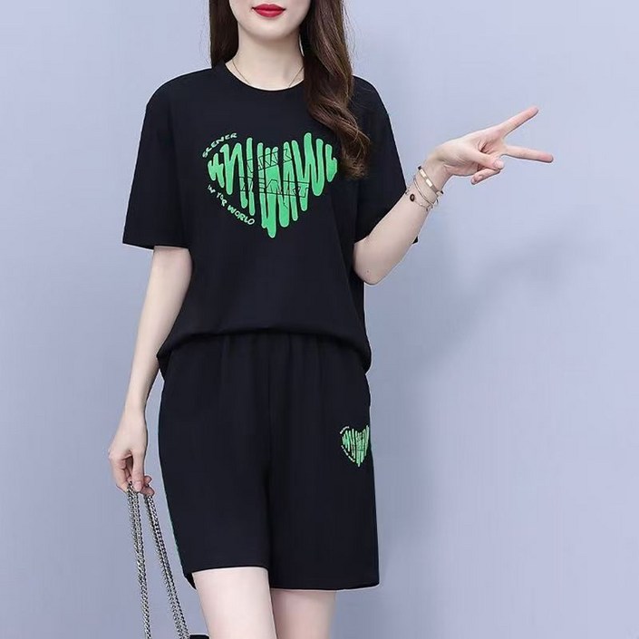 Hasvz 여름 여자 트레이닝복 세트 캐주얼 패션 스트라이프 하트 프린트 반팔 반팔 반바지 투피스 Hasvz 여름 여자 트레이닝복 세트 캐주얼 패션 스트라이프 하트 프린트 반팔 반팔 반바지 투피스