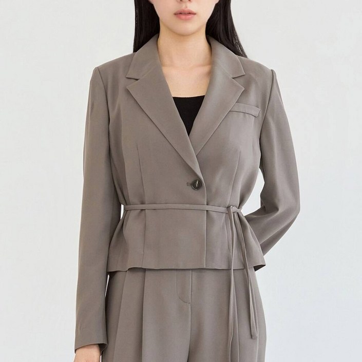 케네스레이디 크롭 벨티드 숏 자켓 셋업EWJKPI4000DJ