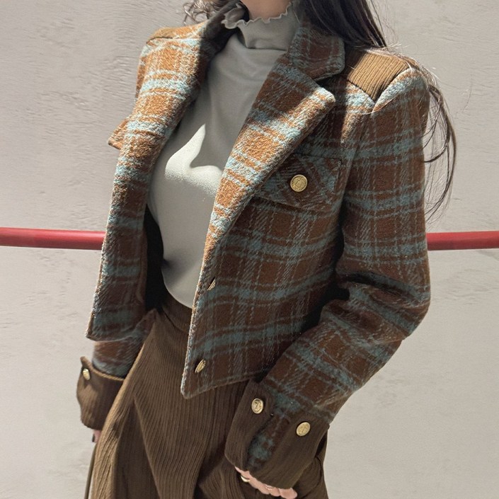 떳다그녀 시네스타 체크 블레이저 골드버튼 겨울 모직자켓 레귤러핏 재킷 롤업 크롭자켓 떳다그녀 시네스타 체크 블레이저 골드버튼 겨울 모직자켓 레귤러핏 재킷 롤업 크롭자켓