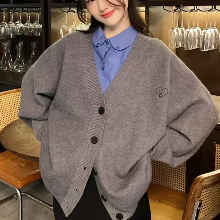 Rakumin 여성  브이넥 루즈핏 하트자수 니트가디건