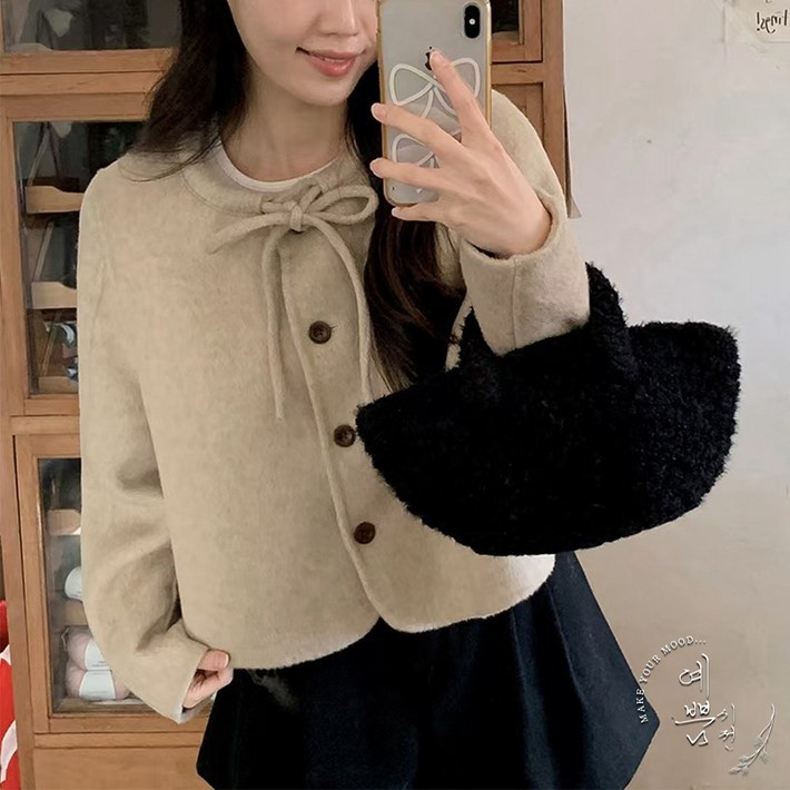 예쁨시전 캐시 울 러블리 리본 라운드 숏 코트