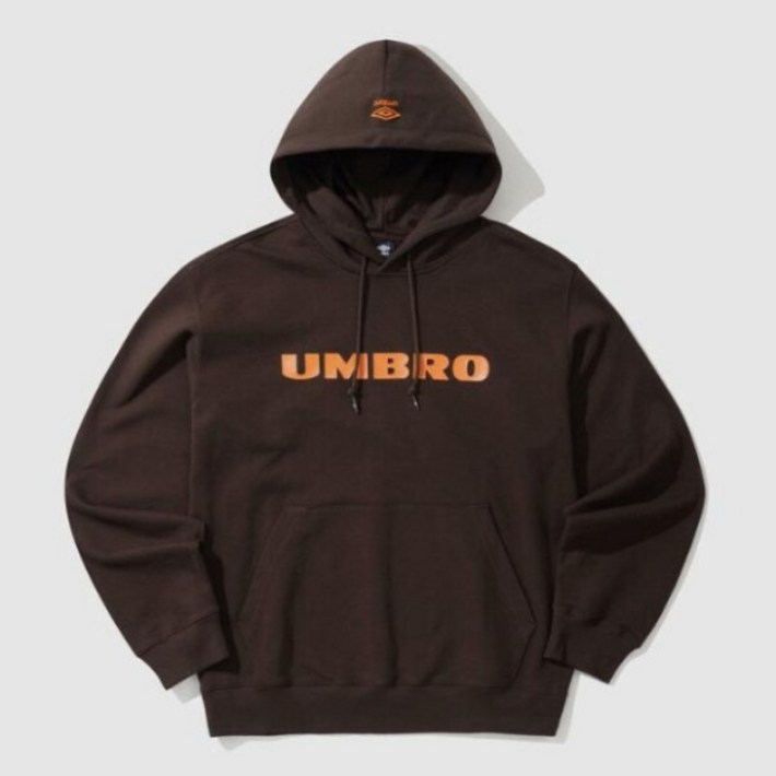 [백화점 정품] 엄브로 후드티 CQK UP323CHD93-BRW 에센셜 빅레터링 BROWN