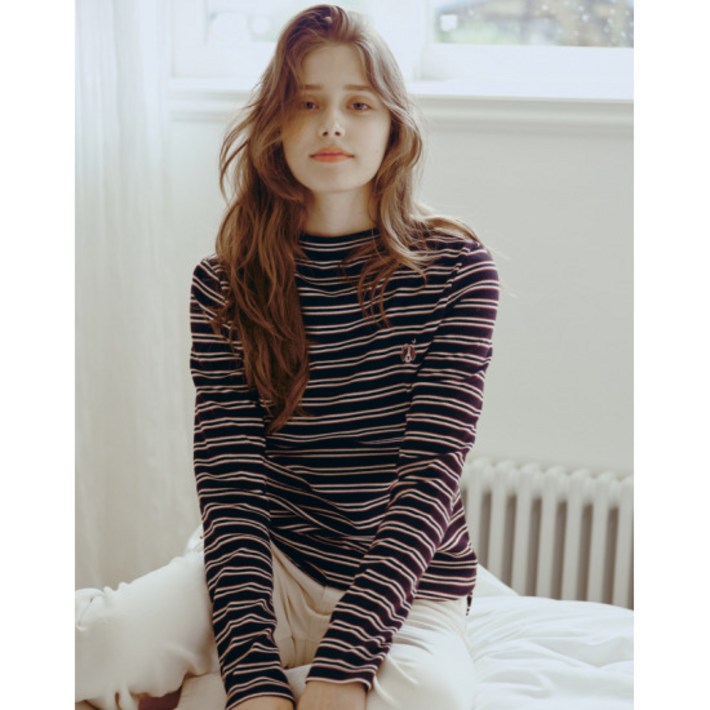 헤지스 여성 24FW HSTS4DL04BK 역시즌스트라이프 하프넥 긴소매 티셔츠 1868134