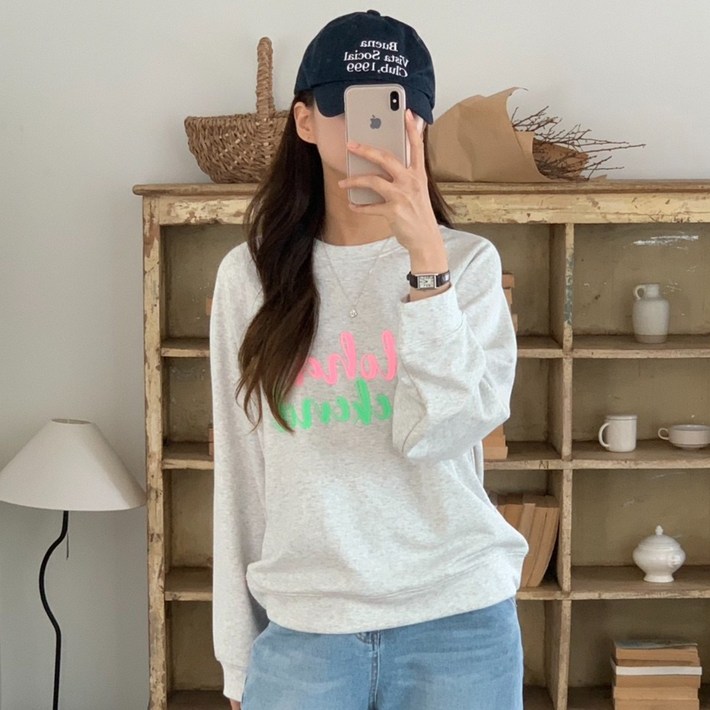 By JIN 자체제작 여성 맨투맨 봄 가을 오버핏 기본 데일리 긴팔 티셔츠  알로하 위켄드 레터링 스웻셔츠 데일리룩