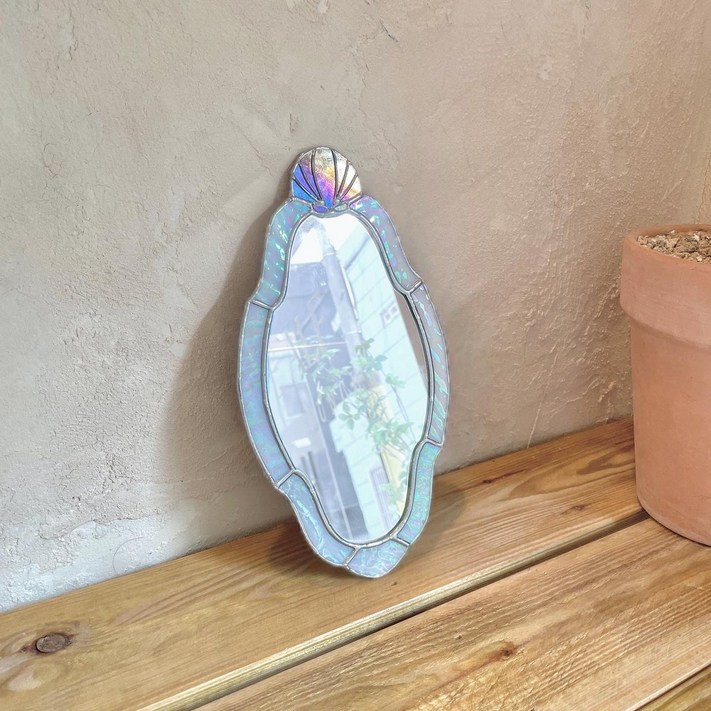 handmade 조개 스테인드글라스 벽걸이거울 1color 유리 여름 인테리어 씨쉘 미러